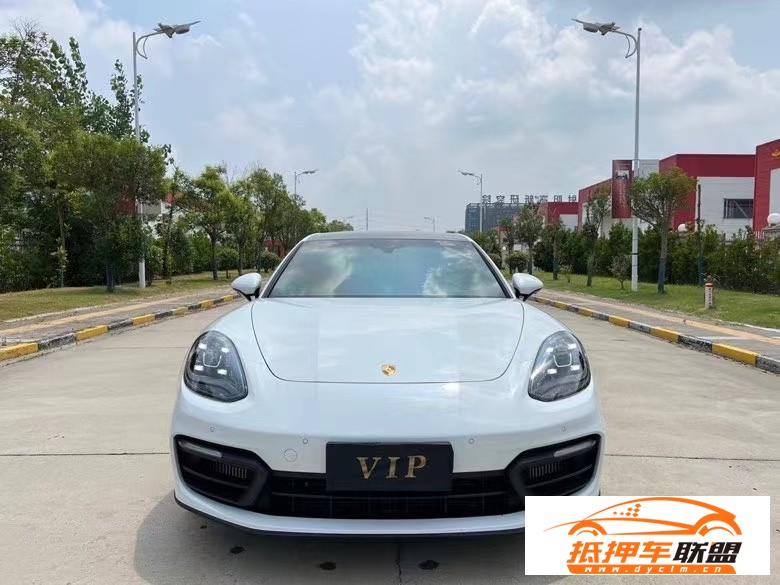  22年保時捷帕納梅拉轎車 