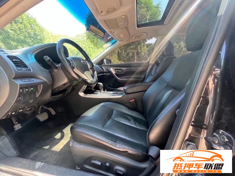  14年日產(chǎn)天籟轎車 