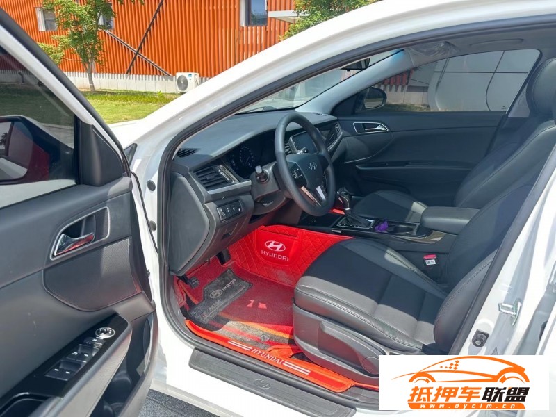  21年現(xiàn)代名圖轎車 