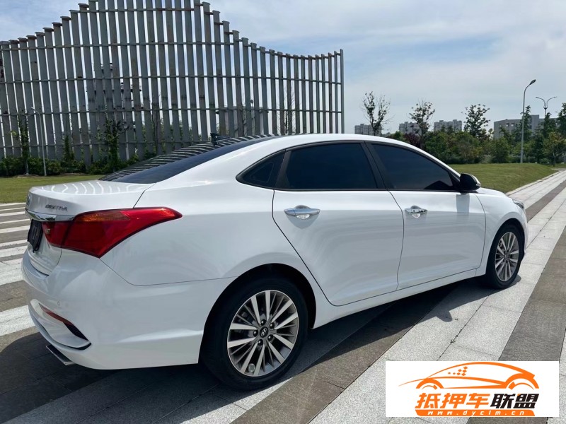  21年現(xiàn)代名圖轎車 