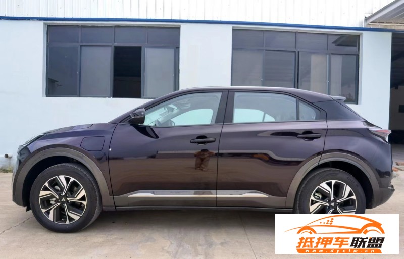  23年哪吒u-ll400SUV 