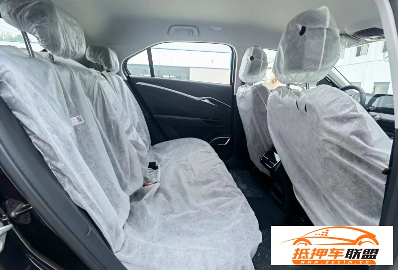  23年哪吒u-ll400SUV 