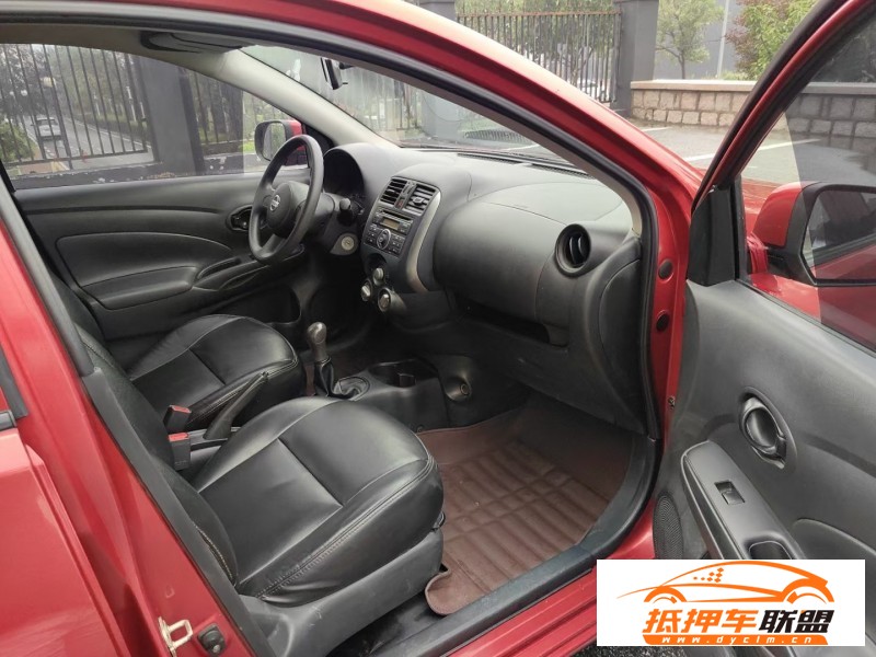  13年日產(chǎn)陽光轎車 