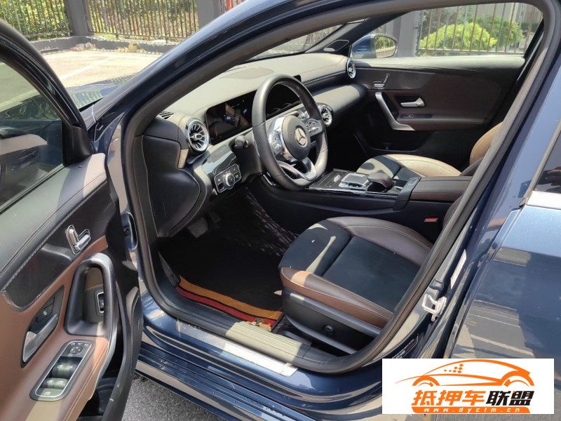  19年奔馳A轎車 