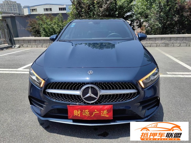  19年奔馳A轎車 