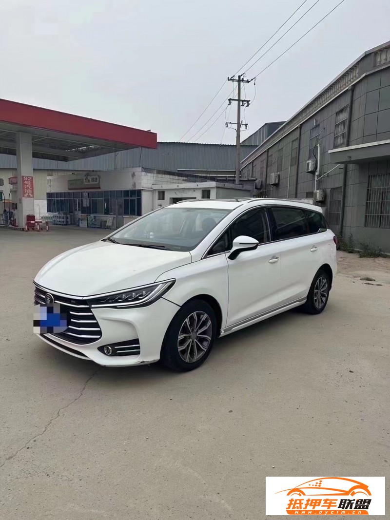  19年比亞迪宋轎車 