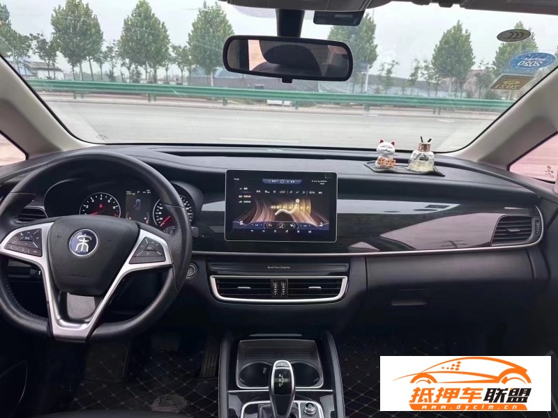  19年比亞迪宋轎車 