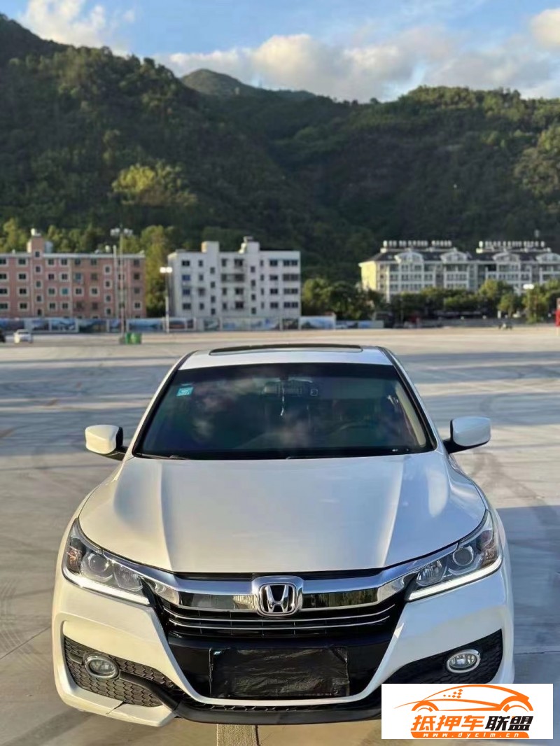  17年本田雅閣轎車 