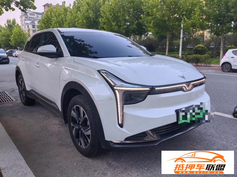  23年哪吒u-ll400轎車 