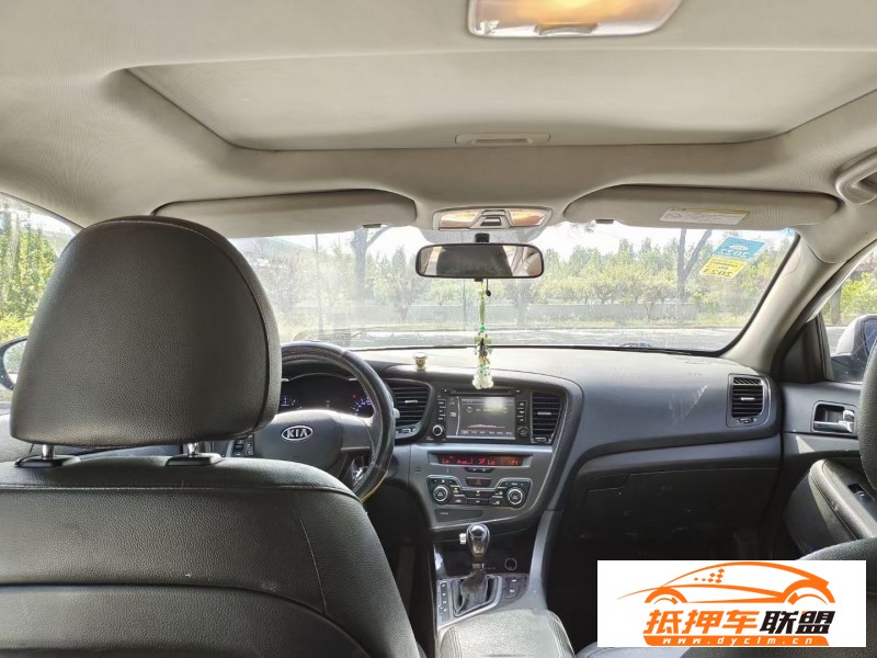  12年起亞K5轎車 