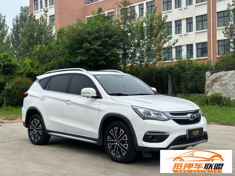  18年比亞迪宋轎車 