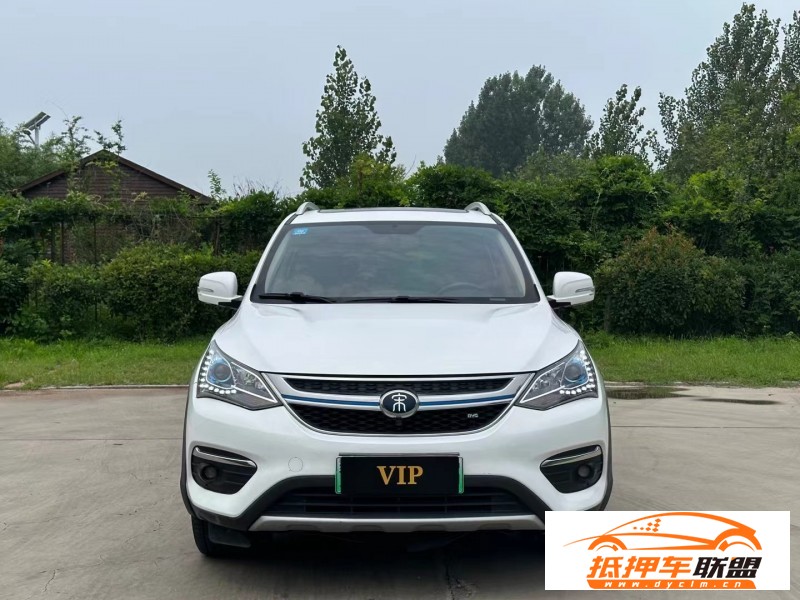  18年比亞迪宋轎車 