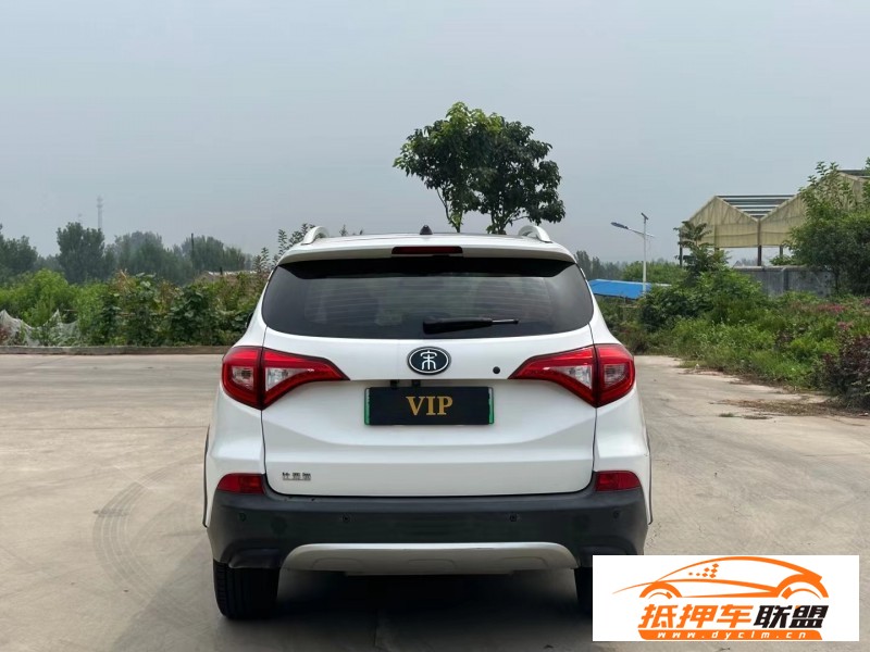  18年比亞迪宋轎車 