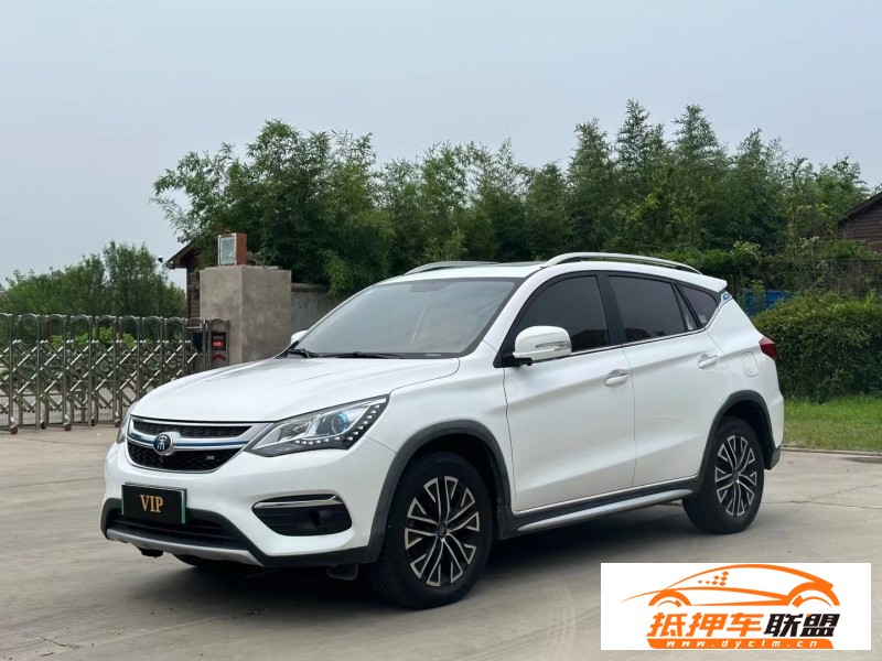  18年比亞迪宋轎車 