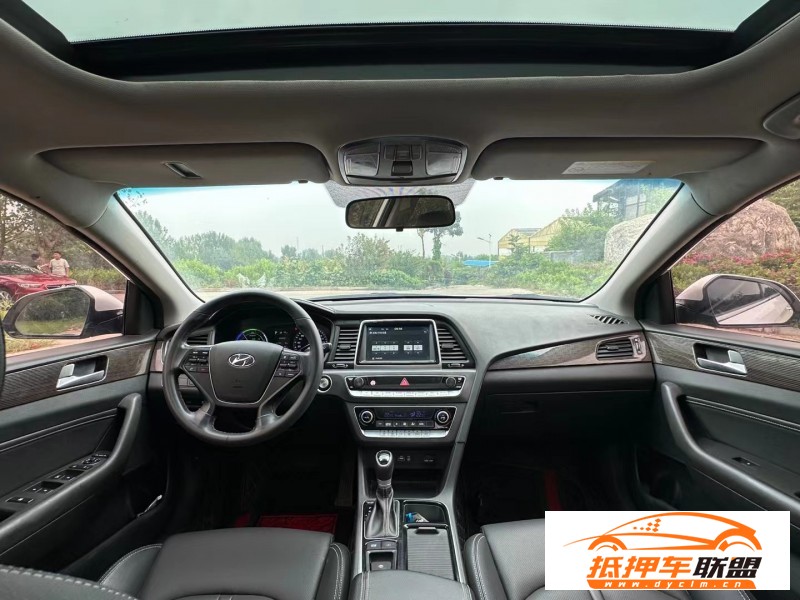  21年現(xiàn)代索納塔轎車 