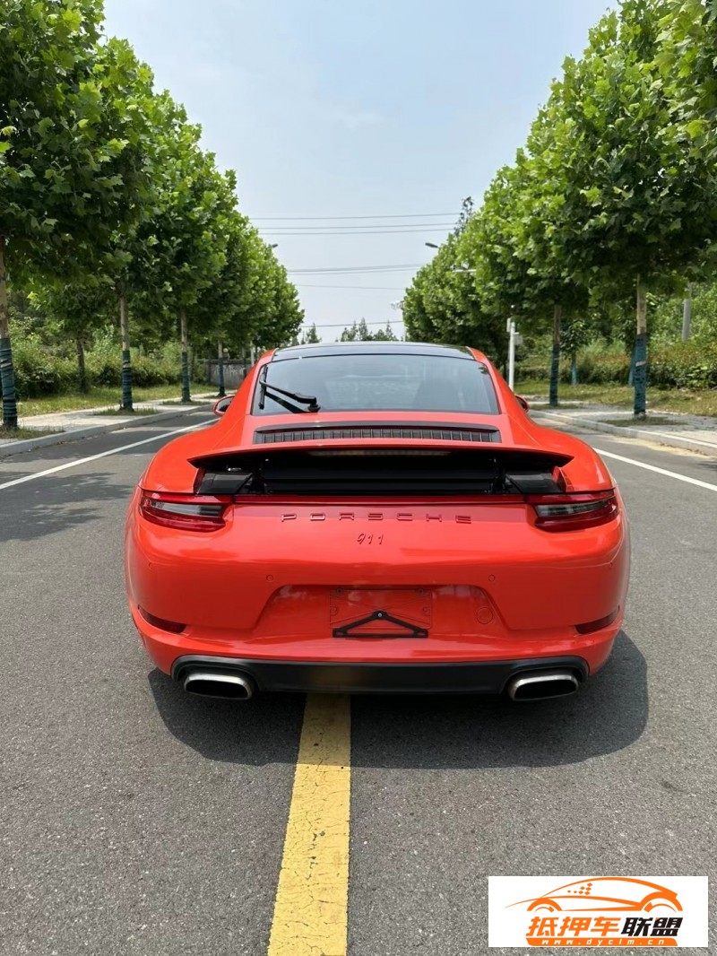  18年保時(shí)捷911跑車 