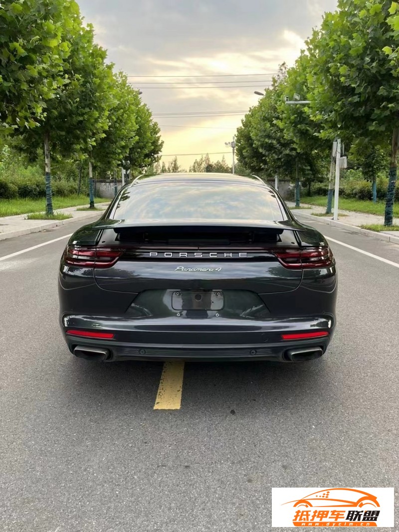  19年保時(shí)捷帕納梅拉轎車 