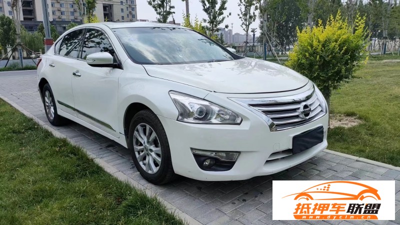  16年日產(chǎn)天籟轎車 
