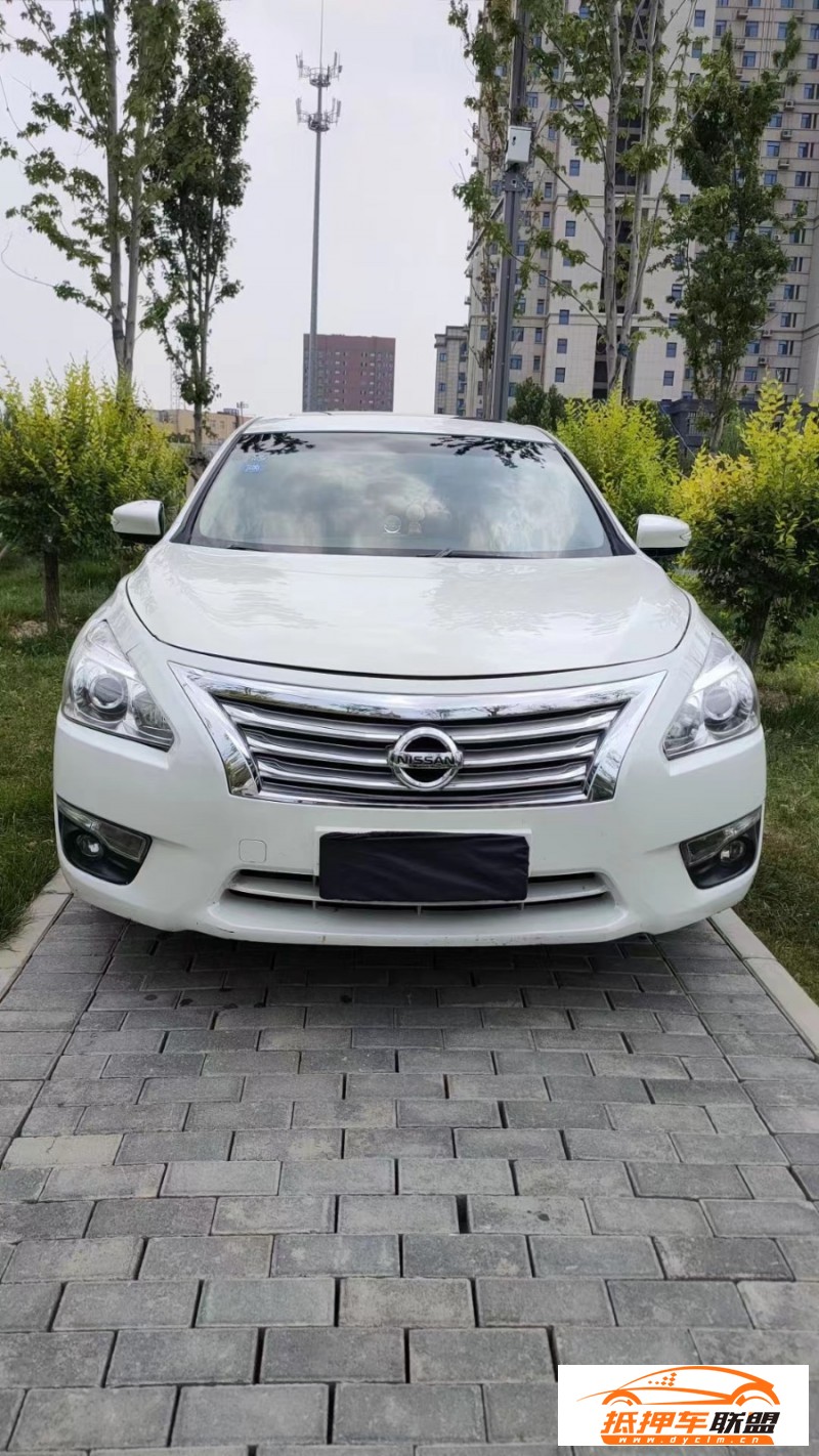  16年日產(chǎn)天籟轎車 