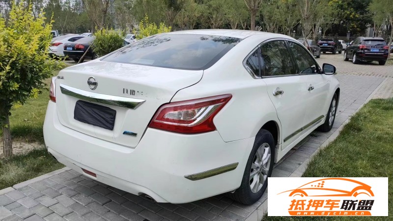  16年日產(chǎn)天籟轎車 
