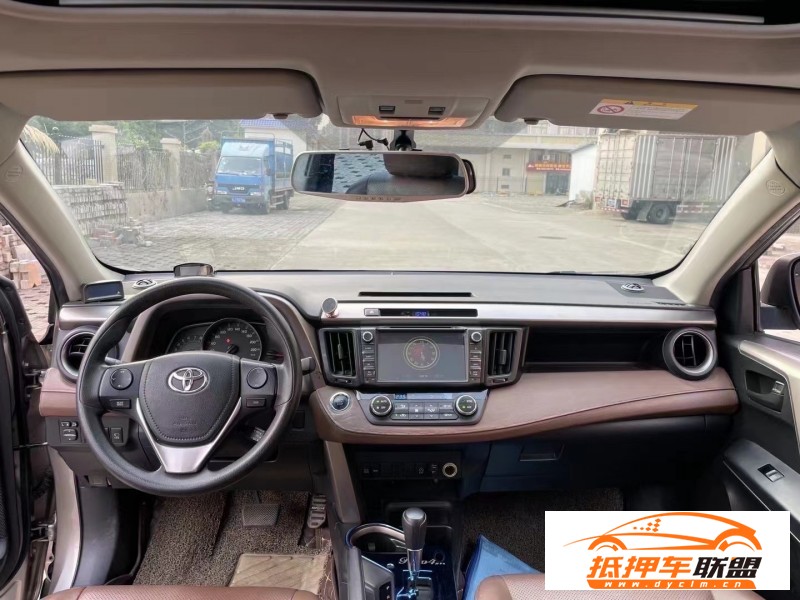  17年豐田RAV4SUV 