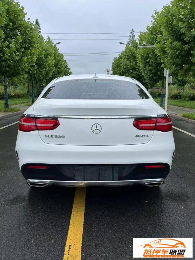  17年奔馳GLE轎車 