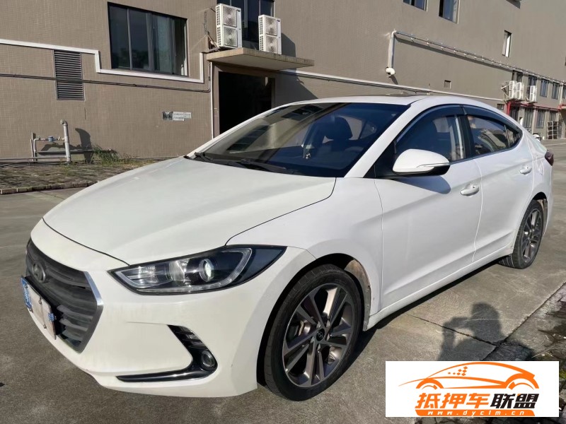  17年現(xiàn)代領(lǐng)動轎車 