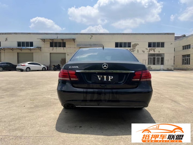  14年奔馳E轎車 