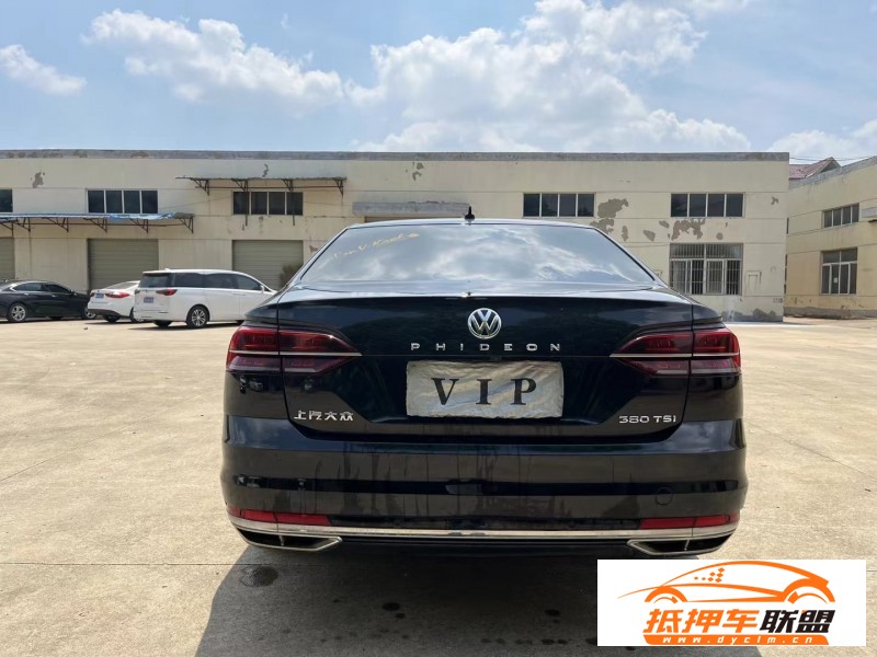  18年大眾輝昂轎車 