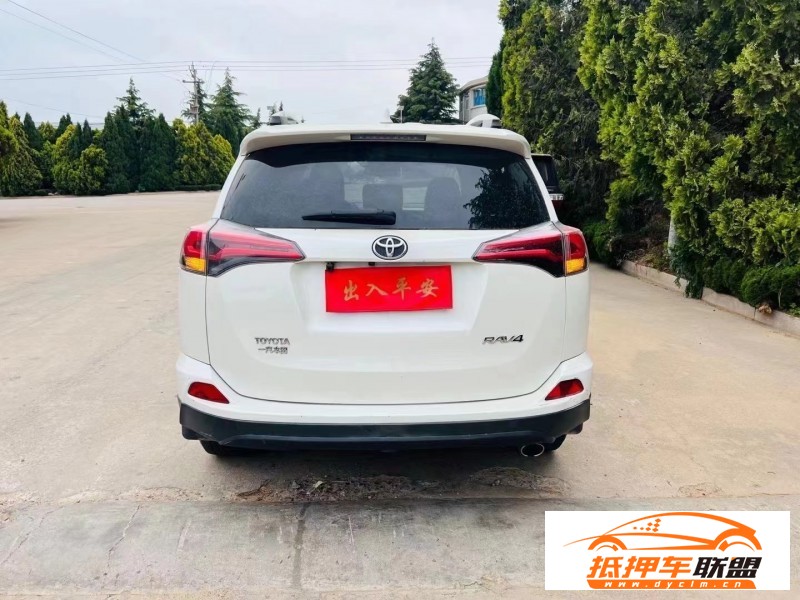  18年豐田RAV4轎車 