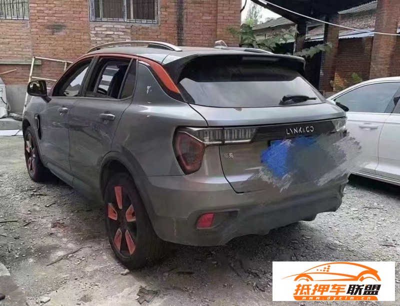  20年領(lǐng)克01轎車(chē) 
