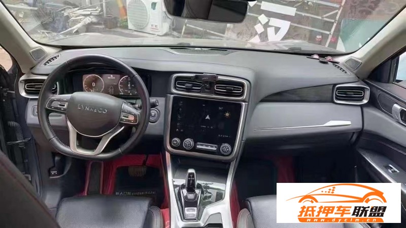  20年領(lǐng)克01轎車(chē) 