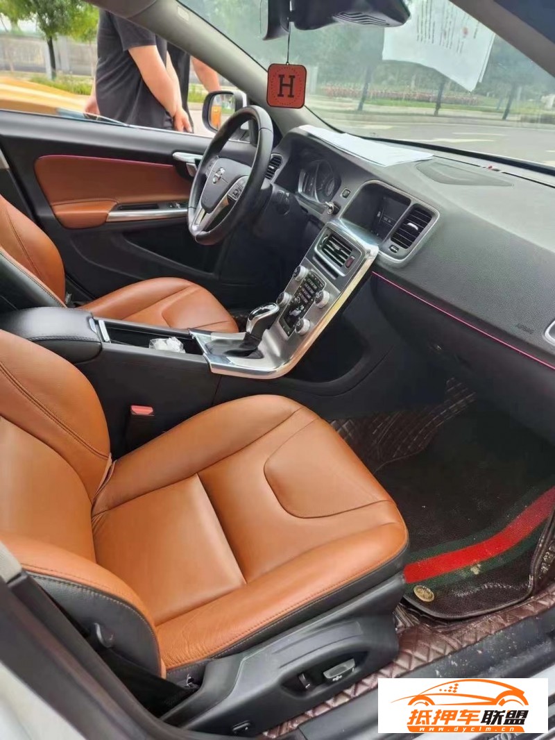  20年沃爾沃S60轎車 
