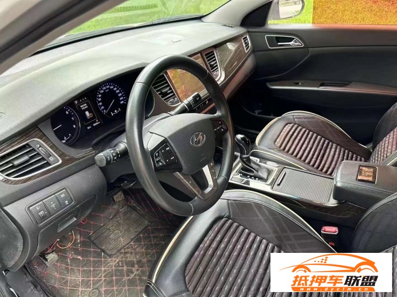  17年現(xiàn)代名圖轎車 