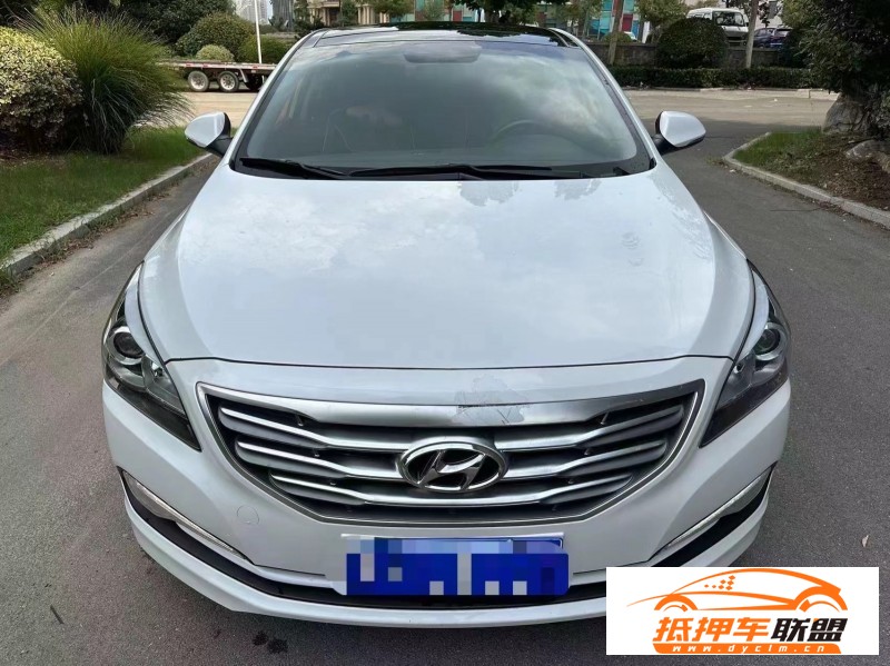  17年現(xiàn)代名圖轎車 
