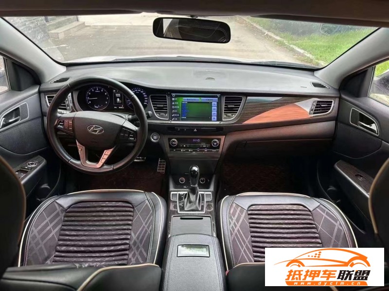  17年現(xiàn)代名圖轎車 