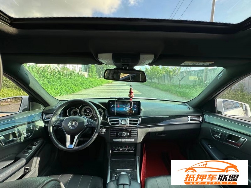  15年奔馳E轎車 