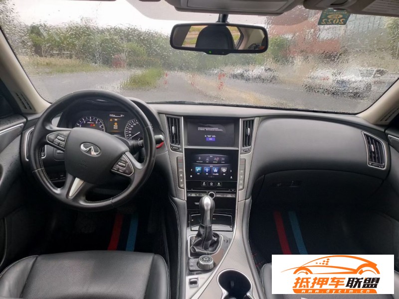  16年英菲尼迪Q50轎車 