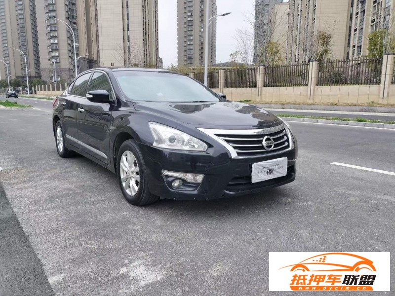  16年日產(chǎn)天籟轎車 