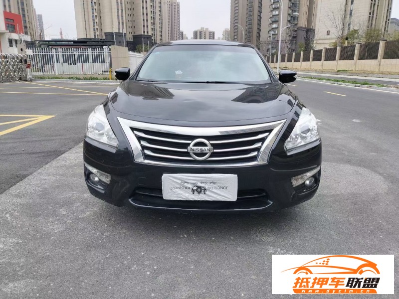  16年日產(chǎn)天籟轎車 