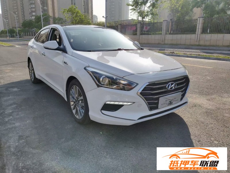  18年現(xiàn)代名圖轎車 