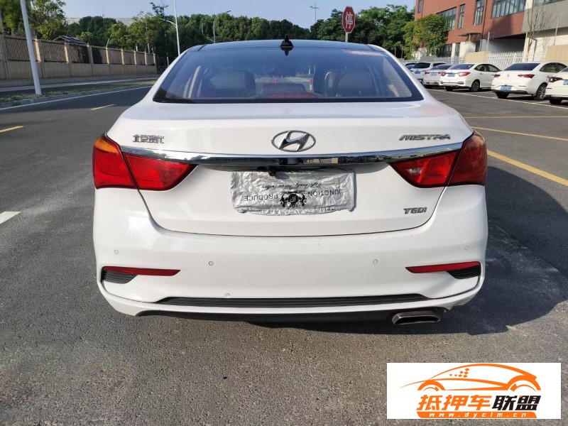 18年現(xiàn)代名圖轎車 