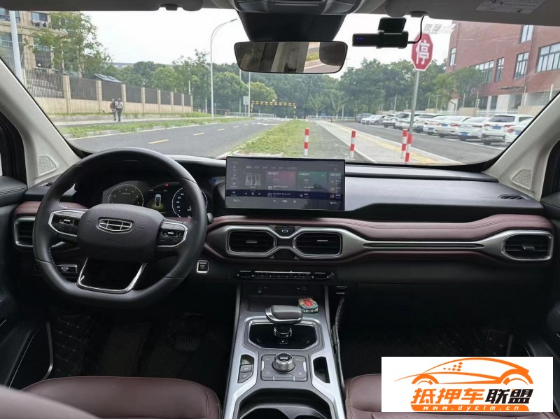  22年吉利豪越轎車 