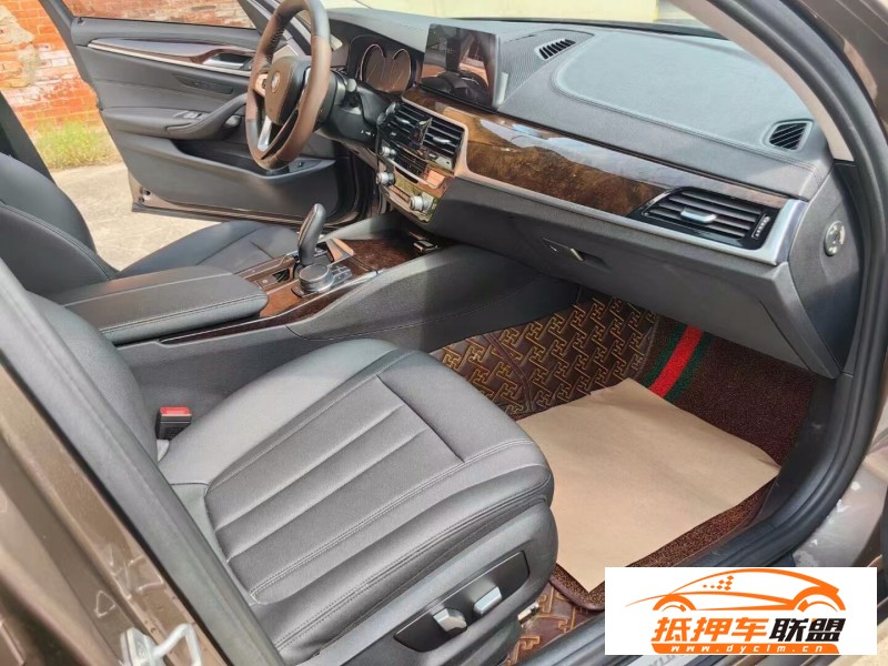  18年寶馬5系轎車 