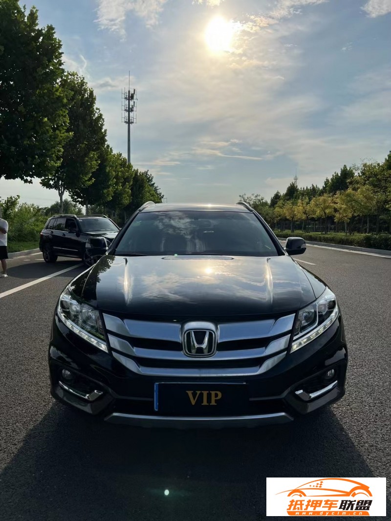  16年本田歌詩圖轎車 