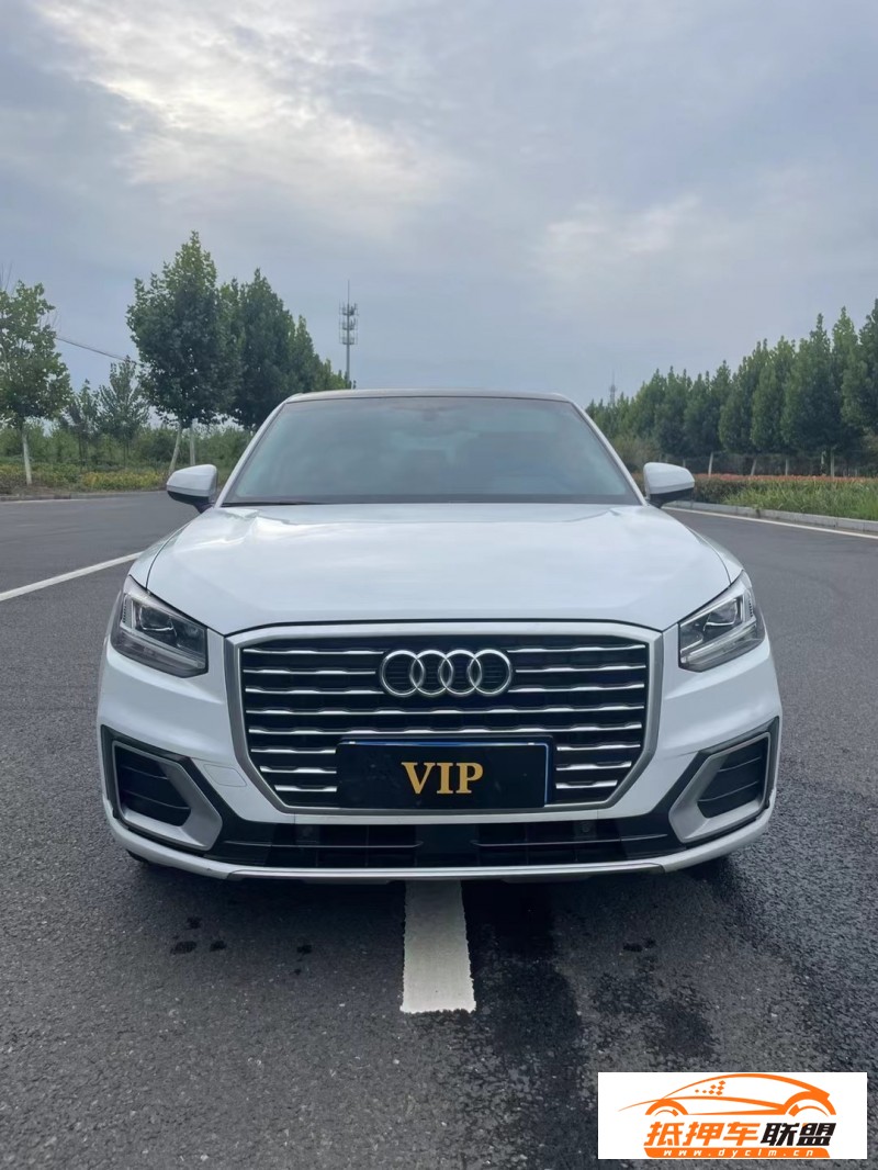  19年奧迪Q3轎車 