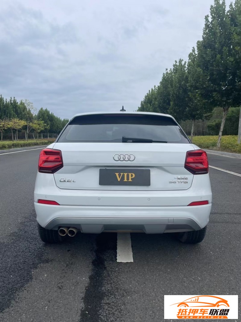  19年奧迪Q3轎車 
