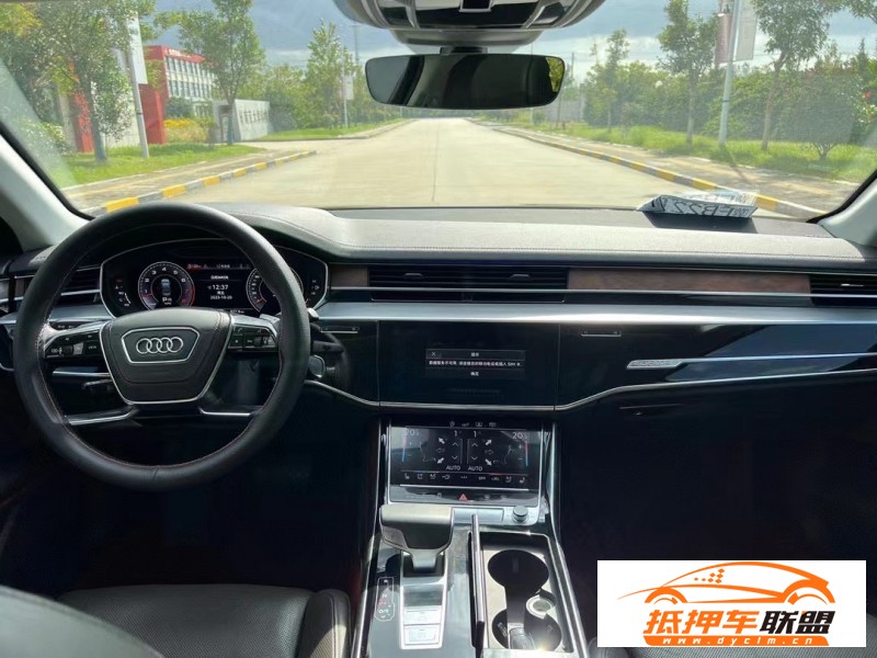  20年奧迪A8L轎車 