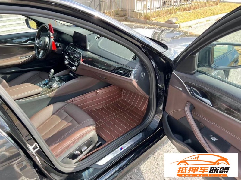  18年寶馬5系轎車 