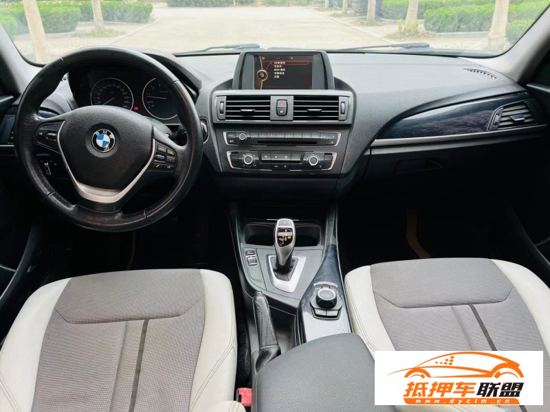  12年寶馬1系轎車 
